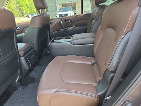 Used 2022 INFINITI QX80 Premium Select w/ All-Season Package RWD image 6