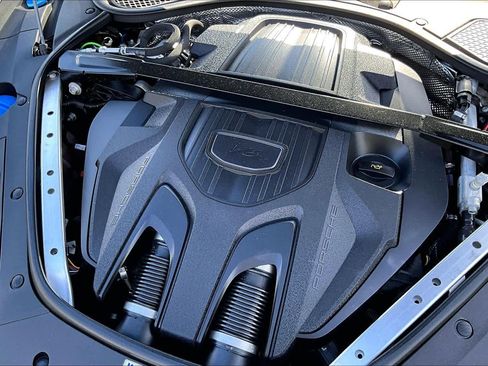 Used 2023 Porsche Panamera image 62