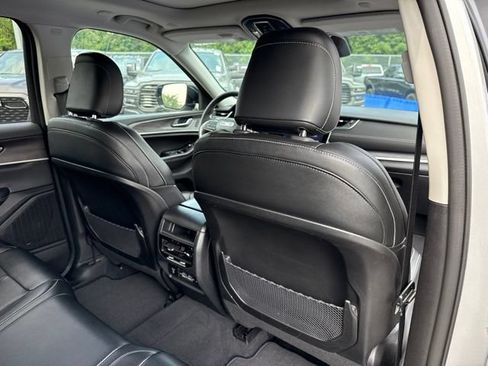 Used 2024 Jeep Grand Cherokee Limited AWD/4WD image 28