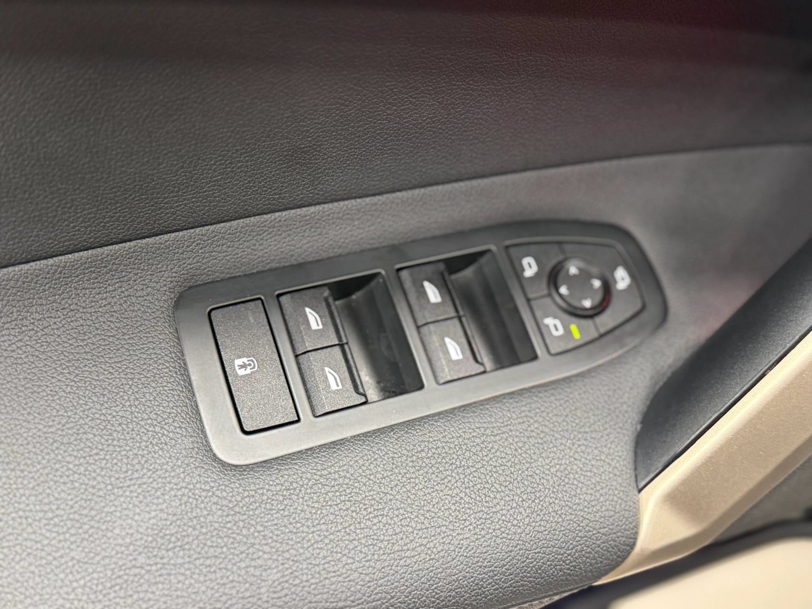 Used 2022 BMW iX xDrive50 w/ Convenience Package AWD/4WD image 23