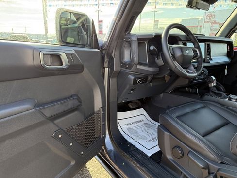 New 2025 Ford Bronco Badlands image 11