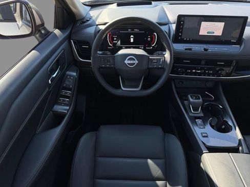 Certified 2025 Nissan Rogue SL w/ SL Premium Package FWD image 11