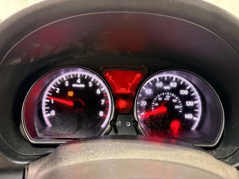 Used 2012 Nissan Versa SV image 21