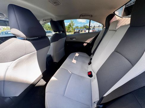 Used 2021 Toyota Corolla LE w/ LE Convenience Package FWD image 11