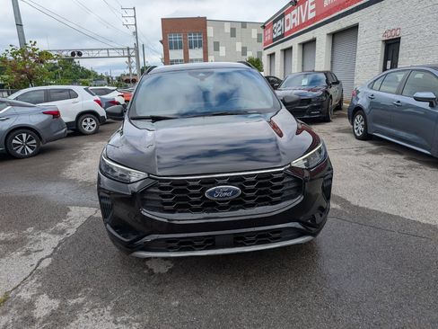Used 2023 Ford Escape ST-Line w/ Tech Pack #1 FWD image 4