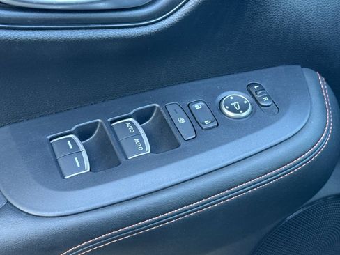 Used 2025 Honda HR-V Sport image 13