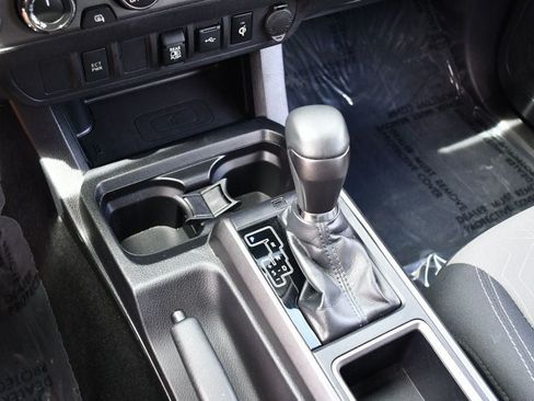 Used 2020 Toyota Tacoma TRD Off-Road AWD/4WD image 56