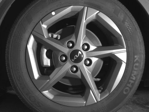 Used 2025 Kia K4 LXS image 12