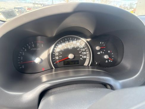 Used 2014 Kia Sedona LX image 16