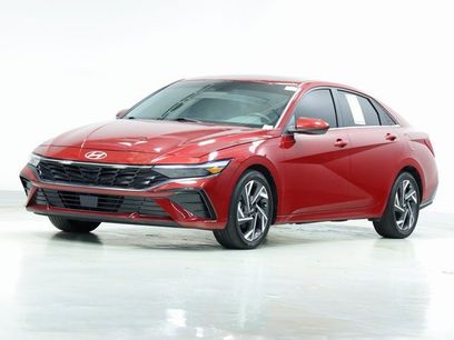 Used 2024 Hyundai Elantra SEL w/ Convenience Package