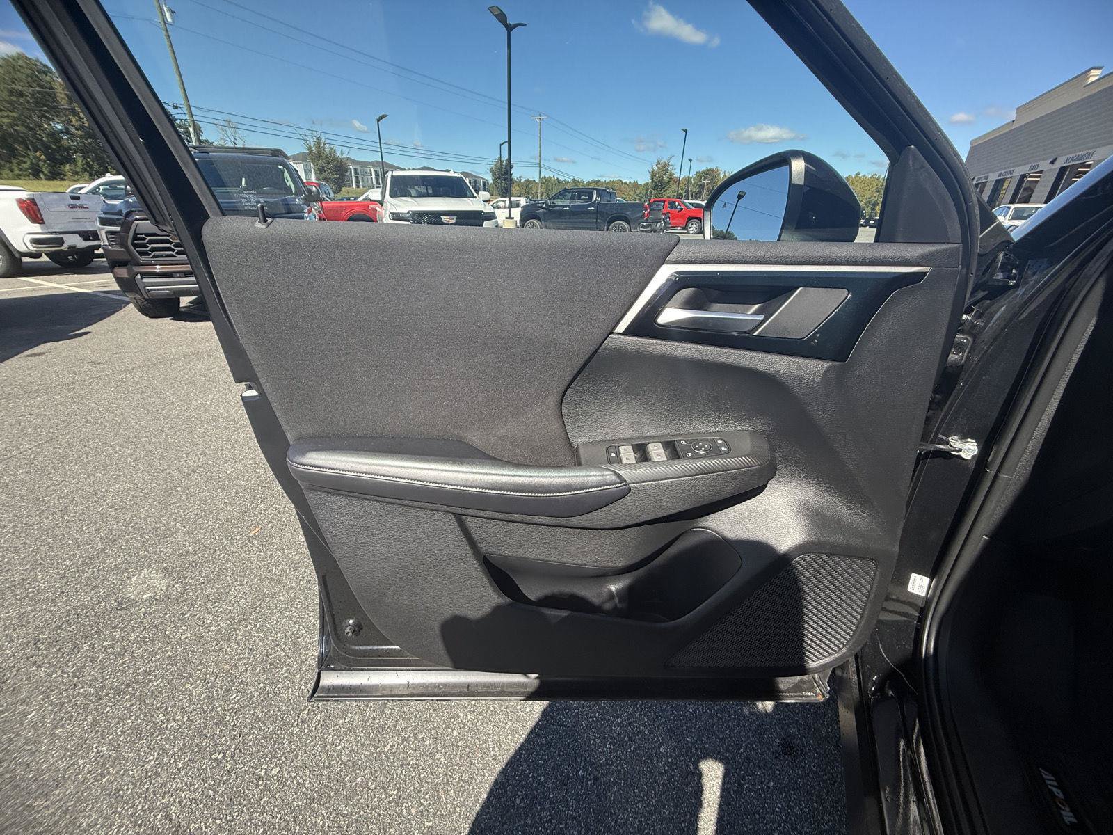 Used 2023 Mitsubishi Outlander ES FWD image 14