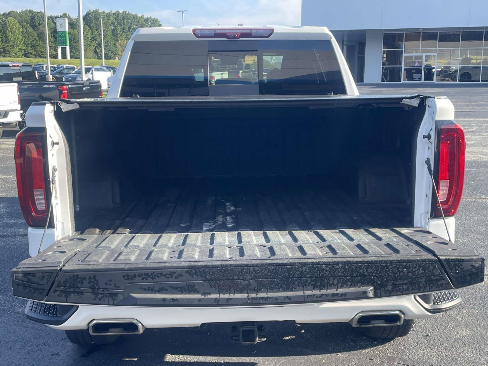 Certified 2024 GMC Sierra 1500 AT4 w/ Technology Package AWD/4WD image 7