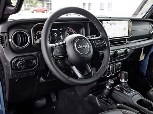 New 2025 Jeep Gladiator Sport w/ Premium Package image 11