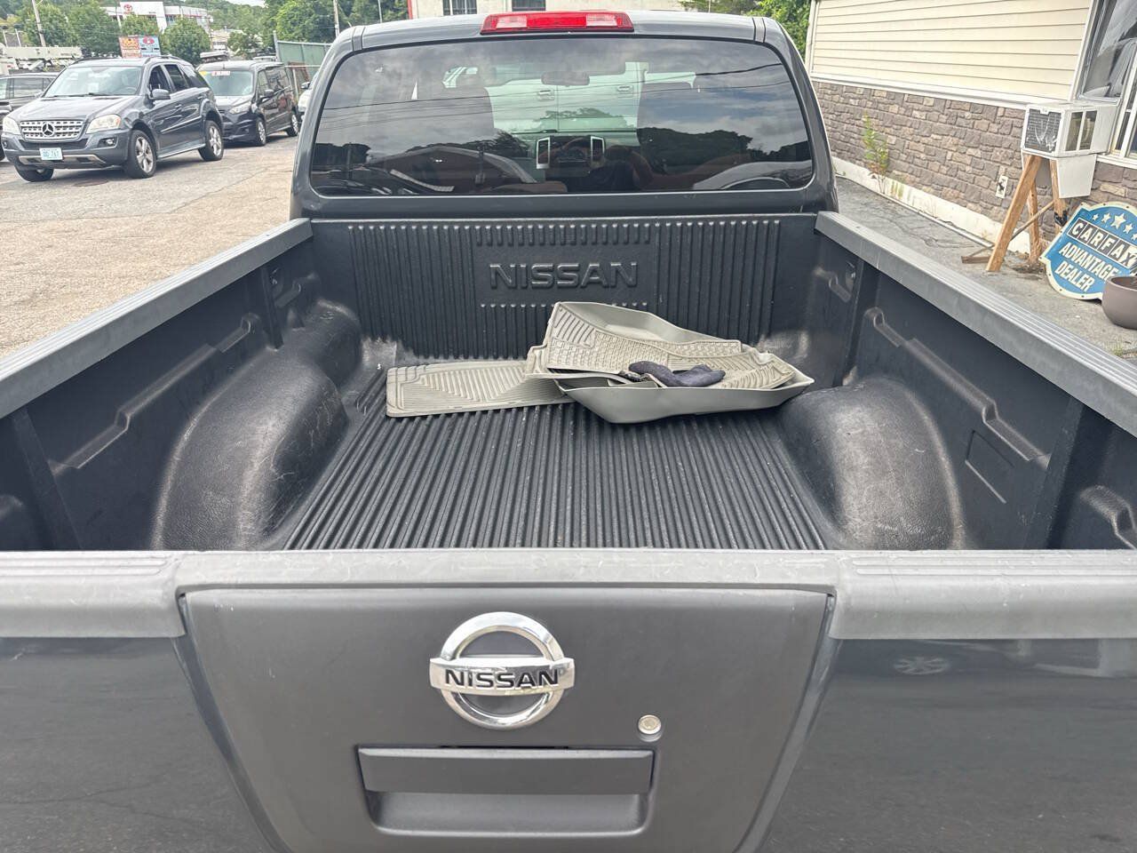 Used 2011 Nissan Frontier SV AWD/4WD image 21