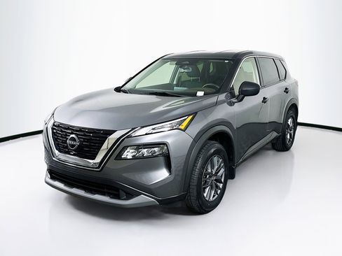Used 2023 Nissan Rogue S image 3