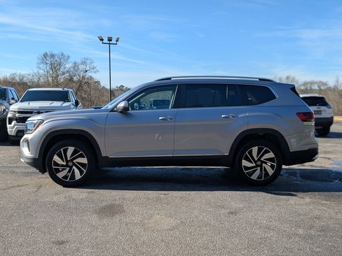Used 2024 Volkswagen Atlas SEL image 6