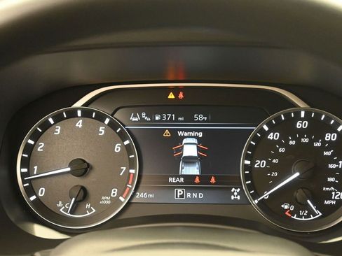 Certified 2025 Nissan Frontier SV image 16