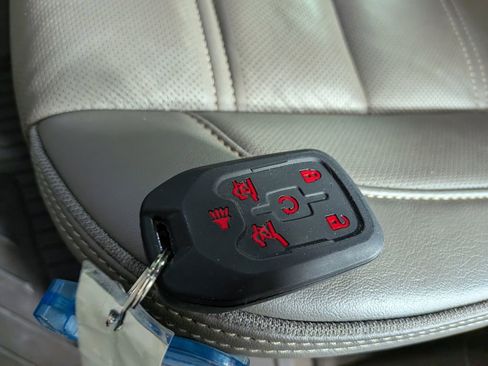 Used 2020 GMC Yukon Denali w/ Denali Premium Package image 37