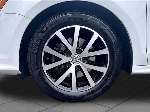 Used 2017 Volkswagen Jetta SE FWD image 11