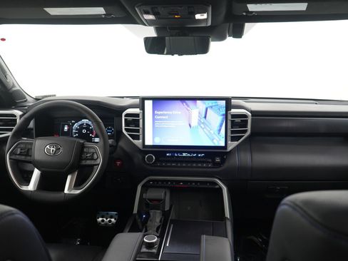 Used 2025 Toyota Sequoia Platinum image 13