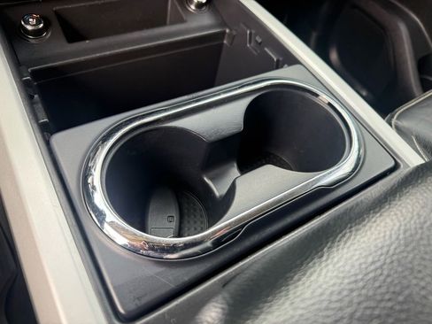 Used 2019 Nissan Titan PRO-4X w/ Pro-4x Convenience Package image 36