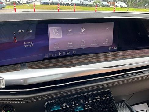 Used 2026 Cadillac Escalade Luxury w/ Touring Package image 24