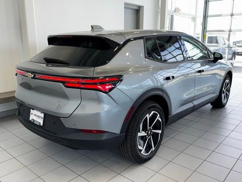 New 2026 Chevrolet Equinox EV LT image 34