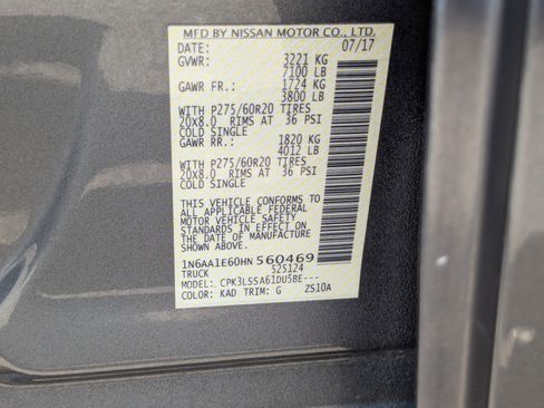 Used 2017 Nissan Titan SV image 34