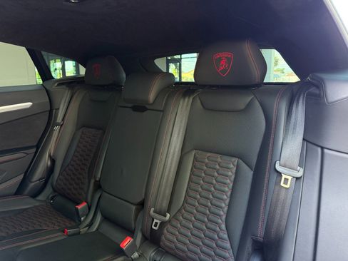 Used 2019 Lamborghini Urus image 23