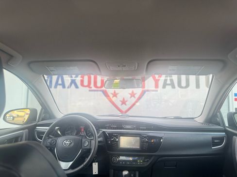 Used 2015 Toyota Corolla S image 38