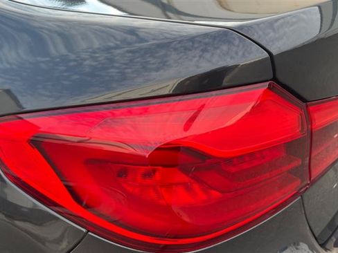 Used 2018 BMW 530e RWD image 13