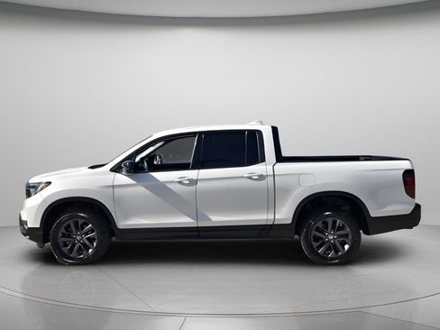 Used 2025 Honda Ridgeline Sport image 3