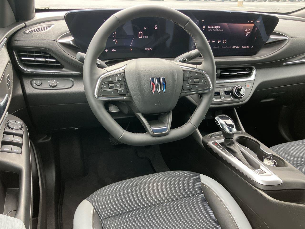 Used 2025 Buick Envista Preferred w/ Convenience I Package FWD image 14