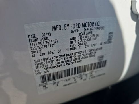 Used 2023 Ford Explorer Limited AWD/4WD image 25