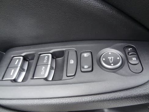 Used 2019 Honda Accord Touring image 18