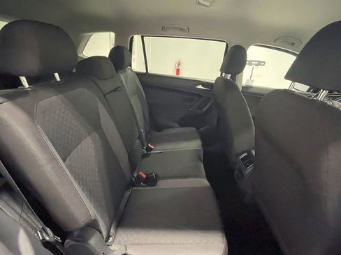 Used 2018 Volkswagen Tiguan S image 22
