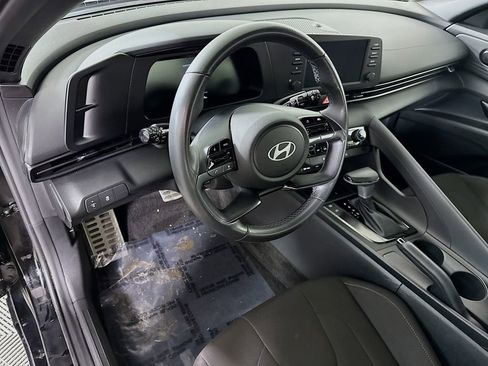 Certified 2025 Hyundai Elantra Sport w/ Cargo Package image 17