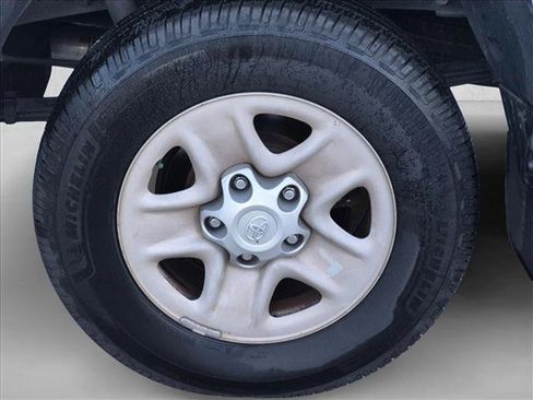 Used 2017 Toyota Tundra SR RWD image 9