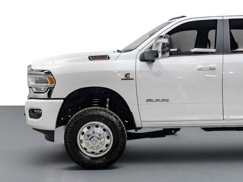 Used 2024 RAM 3500 Laramie w/ Towing Technology Group AWD/4WD image 10