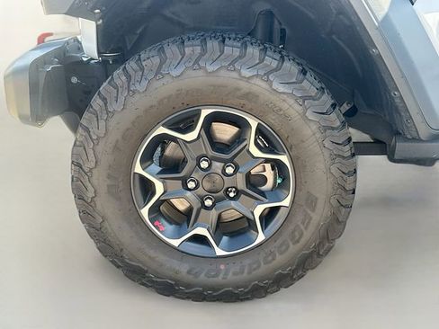 Used 2023 Jeep Wrangler Unlimited Rubicon w/ Cold Weather Group AWD/4WD image 30