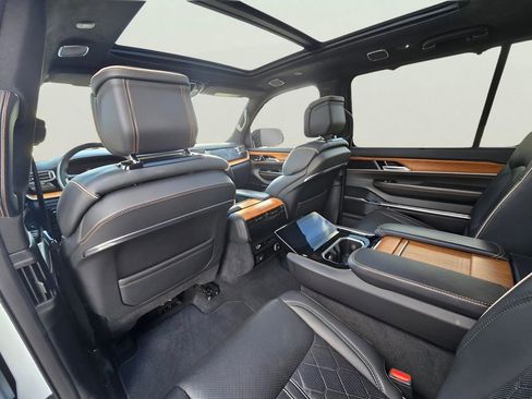Used 2024 Jeep Grand Wagoneer L Series III AWD/4WD image 34