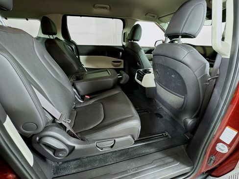 Used 2024 Kia Carnival SX FWD image 29