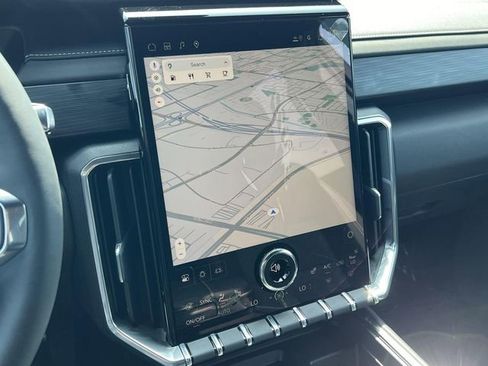 New 2025 GMC Acadia Elevation image 17