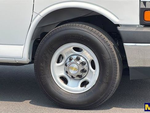 Used 2025 Chevrolet Express 2500 LT w/ LT Preferred Equipment Group RWD image 35