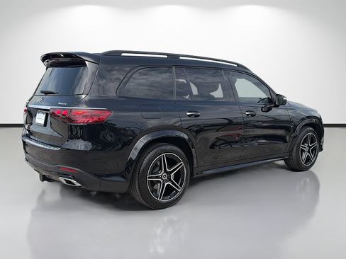 Used 2025 Mercedes-Benz GLS 450 4MATIC image 3