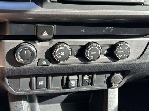 Certified 2019 Toyota Tacoma SR5 image 5