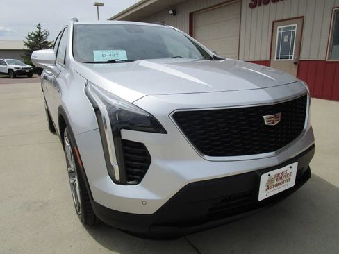 Used 2021 Cadillac XT4 Sport w/ Sun And Sound Package AWD/4WD image 3