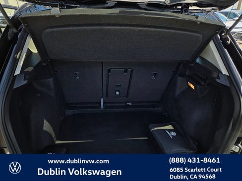 Certified 2023 Volkswagen Taos SE w/ Panoramic Sunroof Package FWD image 23