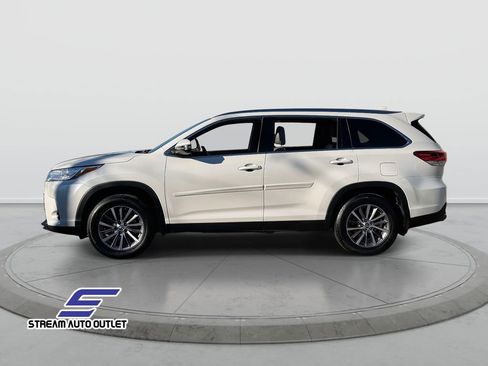 Used 2019 Toyota Highlander XLE image 5