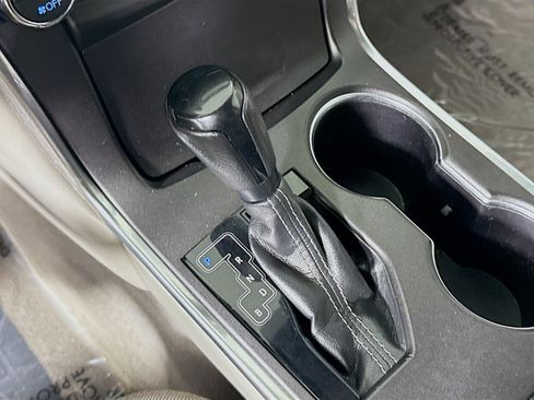 Used 2016 Toyota Camry LE image 20